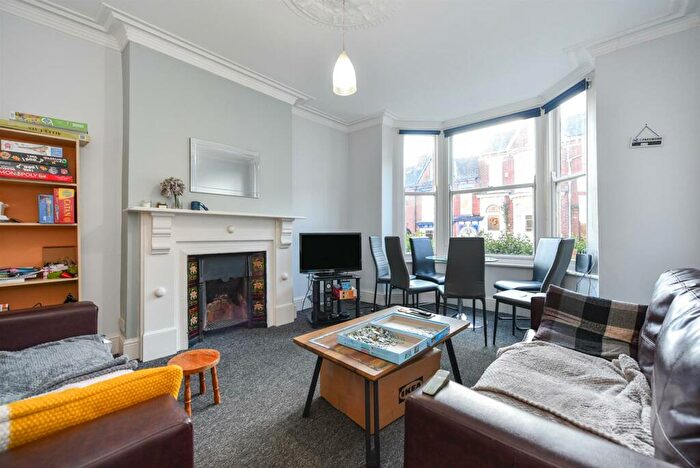 6 Bedroom Terraced House To Rent In Rossington Road, Sheffield, S11