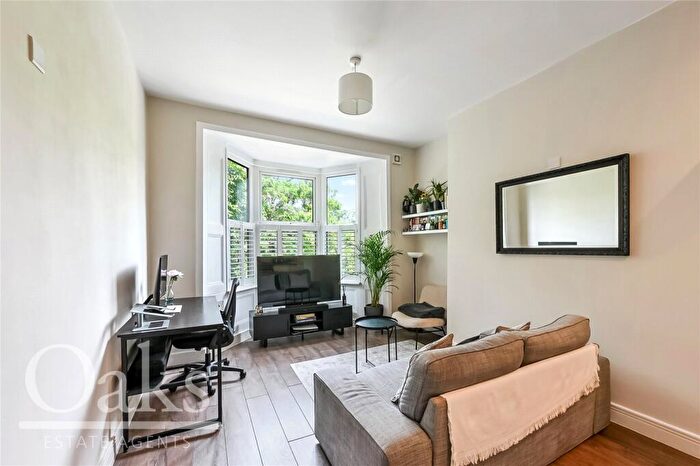 2 Bedroom Apartment For Sale In Wellesley Road, East Croydon, CR0