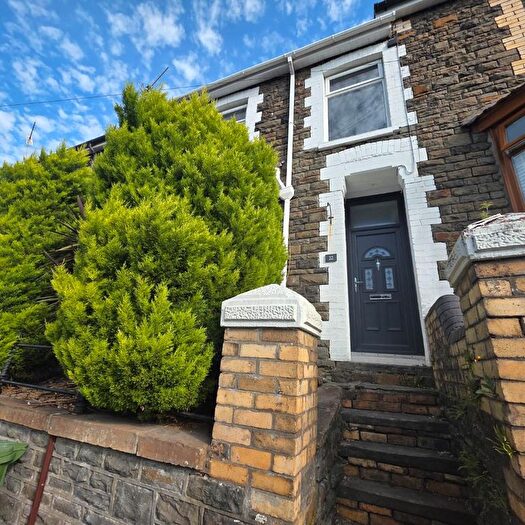 3 Bedroom Property To Rent In Llwynmadoc Street, Pontypridd, CF37