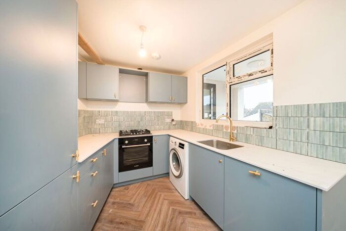 2 Bedroom Flat To Rent In Mitcham Road, Tooting, SW17