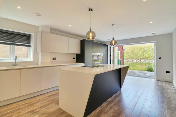 5 Bedroom Detached House To Rent In Parkland Place, Newport, Saffron Walden, CB11