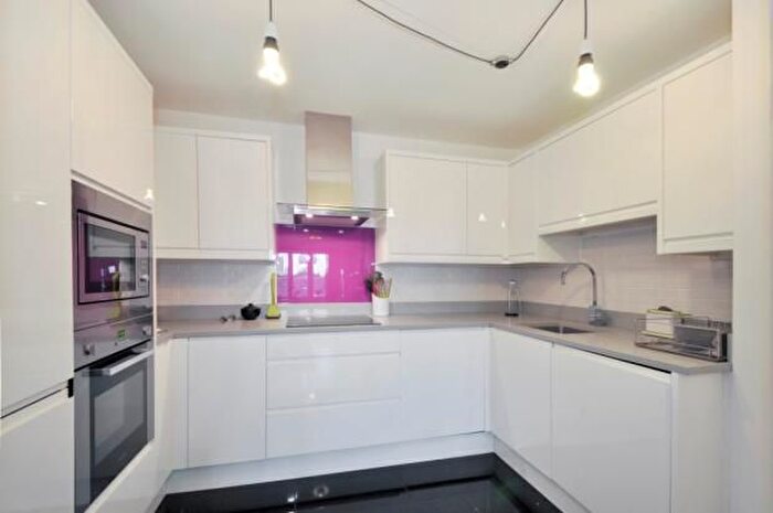 1 Bedroom Flat To Rent In New Caledonian Wharf, Odessa Street, SE16