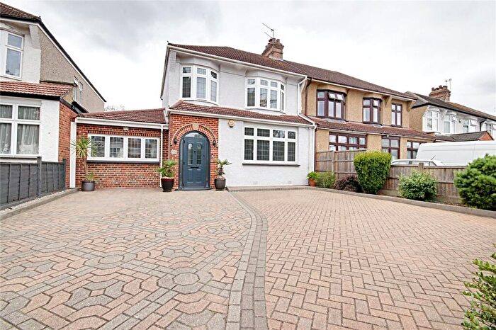 5 Bedroom Semi-Detached House For Sale In Village Road, Enfield, EN1