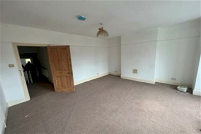 5 Bedroom Terraced House To Rent In Bedroom Terraced House In Thornton Heath, CR7