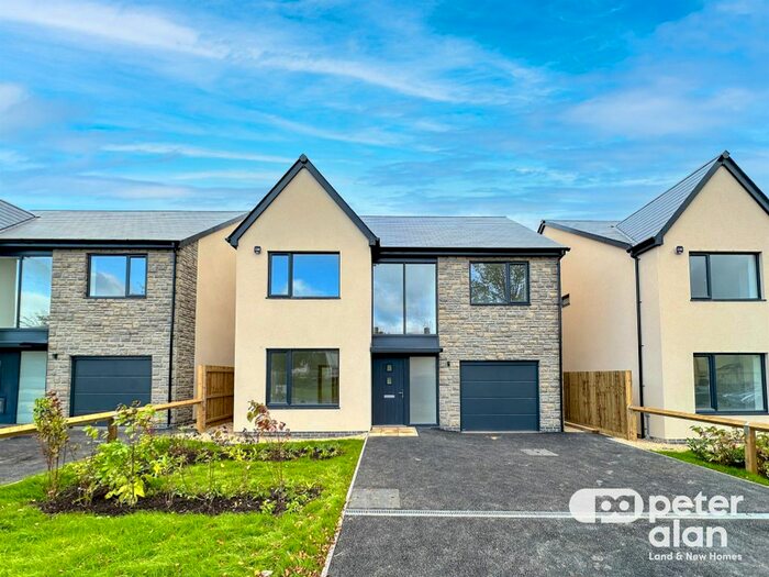 4 Bedroom Detached House To Rent In Gelligaer Road, Trelewis, Treharris, CF46