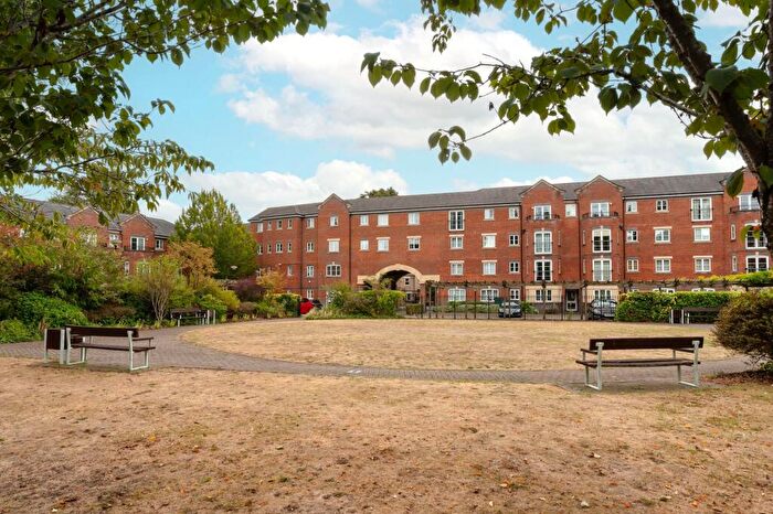 2 Bedroom Flat For Sale In Osney Lane, Oxford, OX1