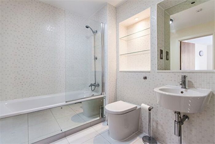 1 Bedroom Flat To Rent In Great Suffolk Street, London, SE1