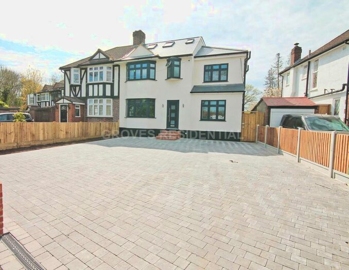 5 Bedroom Semi-Detached House To Rent In Cambridge Avenue, New Malden KT3