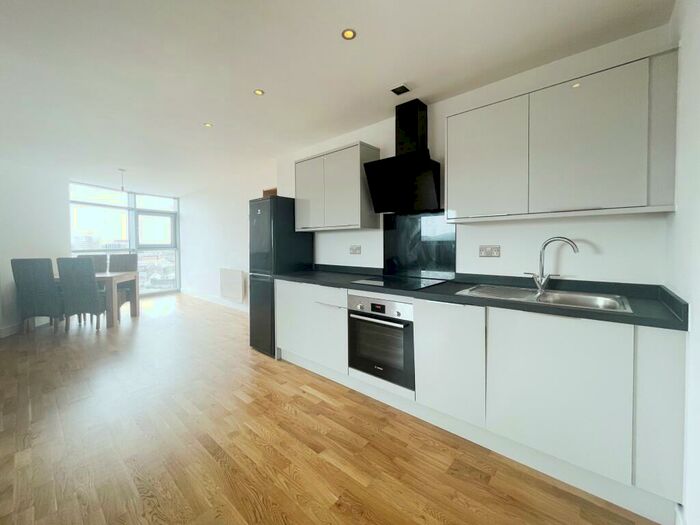 2 Bedroom Apartment To Rent In Bute Terrace, Cardiff, CF10