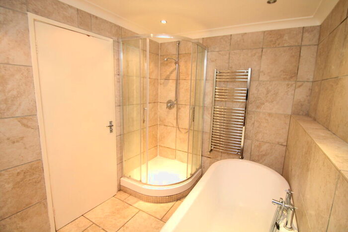 2 Bedroom Flat To Rent In The Heights, Foxgrove Road, BR3