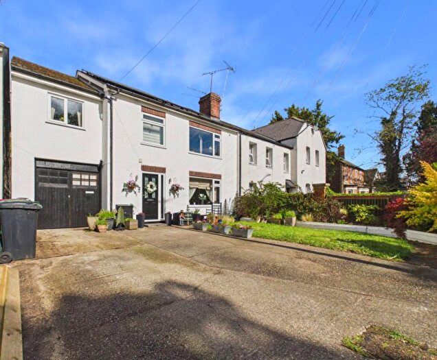 6 Bedroom Semi-Detached House For Sale In School Road, Tilehurst, RG31