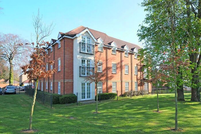 2 Bedroom Apartment To Rent In Newbury, Berkshire, RG14