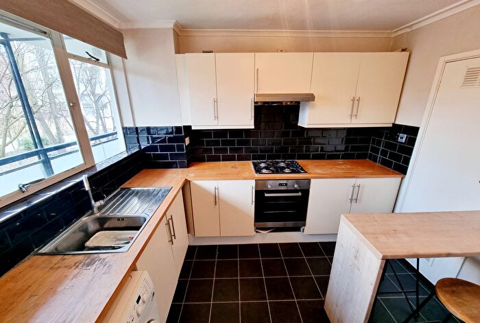 3 Bedroom Maisonette To Rent In Carlton Drive, London, SW15