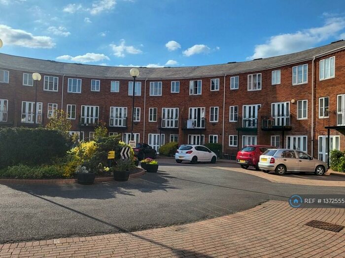 3 Bedroom Maisonette To Rent In Sovereigns Quay, Bedford, MK40