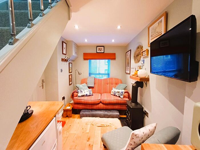 1 Bedroom Cottage For Sale In Main Street, West Witton, DL8