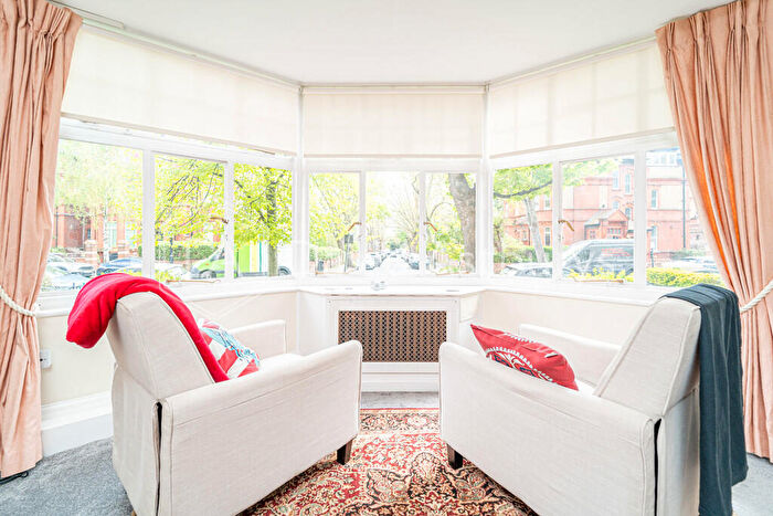 5 Bedroom Apartment To Rent In Eton Avenue, Belsize Park, London, NW3