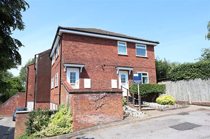 2 Bedroom Flat To Rent In Station Road, Harpenden, AL5