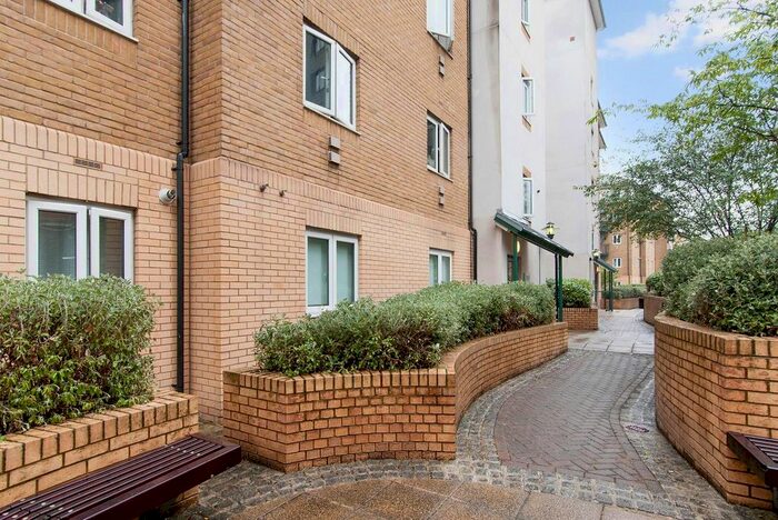 2 Bedroom Flat To Rent In Lorne Close, St John's Wood, NW8