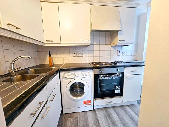 1 Bedroom Flat To Rent In Hayfield Passage, London, E1