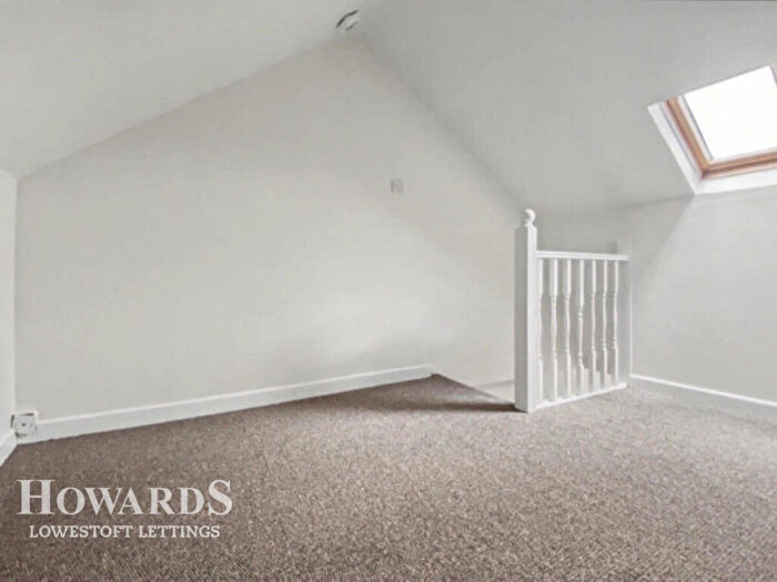 2 Bedroom Maisonette To Rent In Norwich Road, Lowestoft, NR32