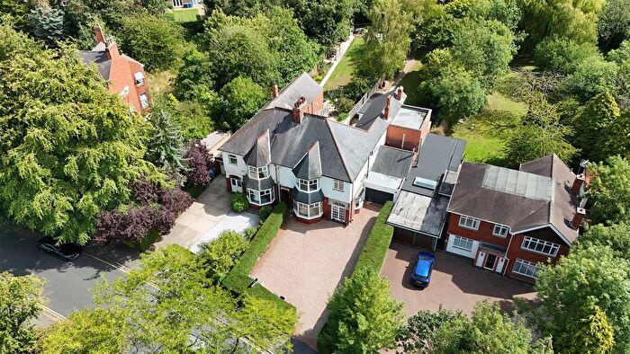 6 Bedroom Semi-Detached House For Sale In Newland Park, Hull, HU5