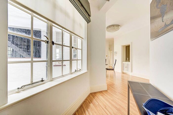 1 Bedroom Flat To Rent In Warwick Gardens, Kensington, London, W14