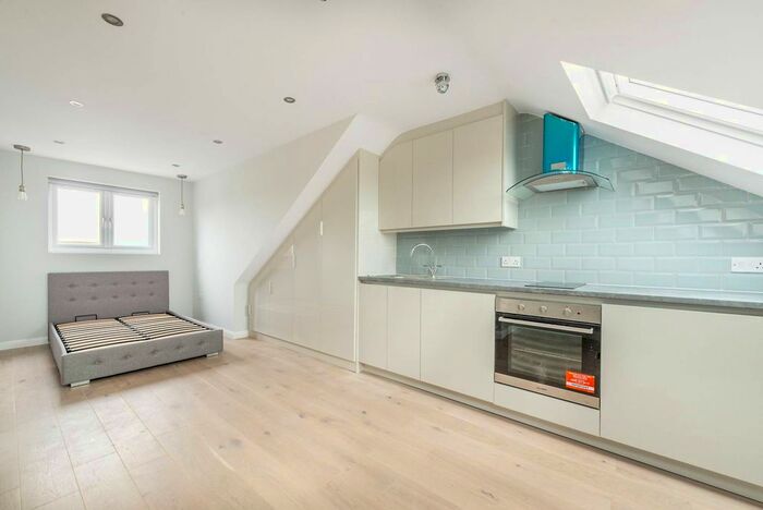 Studio To Rent In Kneller Road, Whitton, Twickenham, TW2