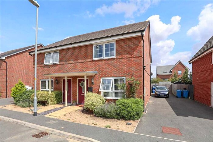 3 Bedroom Semi-Detached House For Sale In Grimsthorpe Avenue, Barton Seagrave, NN15