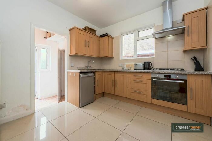 4 Bedroom Terraced House To Rent In Roxwell Road, Shepherds Bush, London, W12