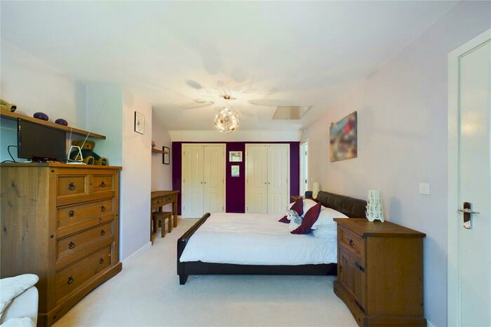 5 Bedroom Detached House For Sale In Stone Hill, St. Neots, Cambridgeshire, PE19