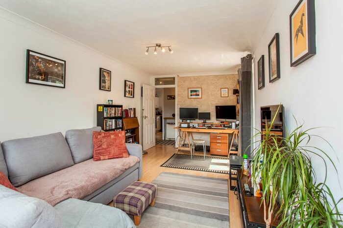 1 Bedroom Flat For Sale In Rainhill Way, London, E3