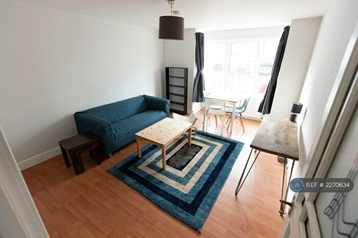 2 Bedroom Flat To Rent In St Clair's Road, Edinburgh, EH6