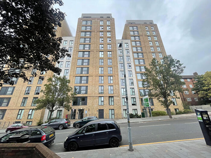 2 Bedroom Apartment For Sale In Golding Lodge, Woolwich, SE18