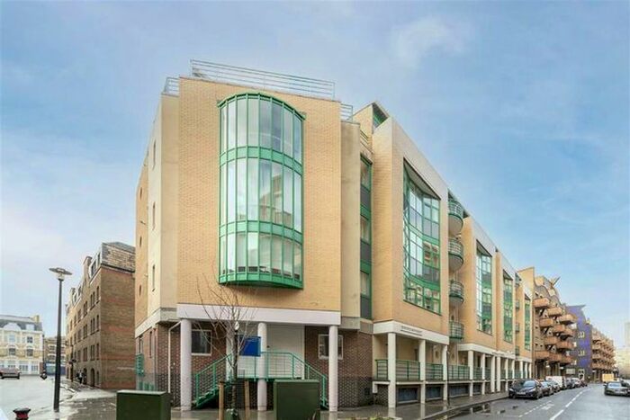 2 Bedroom Flat To Rent In Millennium Square, London, SE1