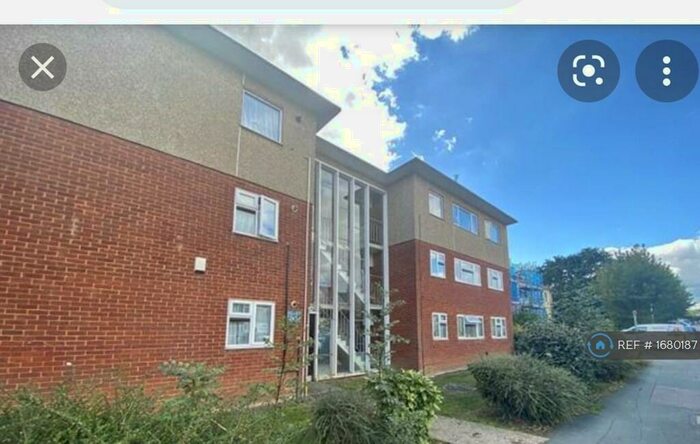 1 Bedroom Flat To Rent In Long Riding, Basildon, SS14