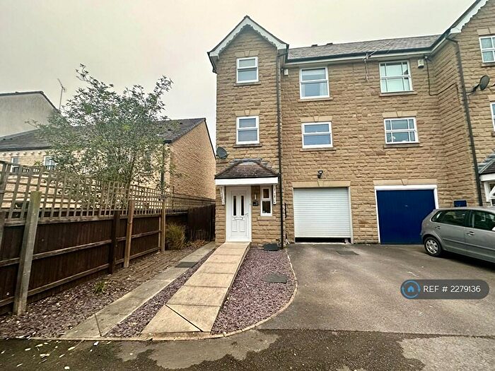 3 Bedroom Semi-Detached House To Rent In Edwin Avenue, Guiseley, Leeds, LS20