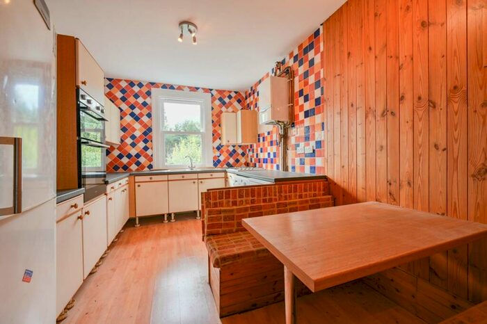 3 Bedroom Maisonette To Rent In Marlborough Hill, Harrow, HA1