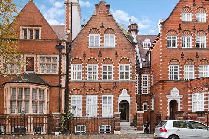 1 Bedroom Flat To Rent In Collingham Gardens, London, SW5