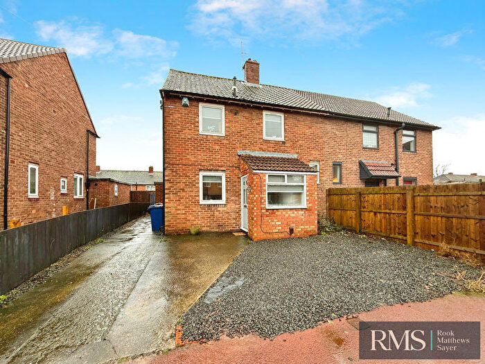 3 Bedroom Semi-Detached House For Sale In Scafell Drive, Newcastle Upon Tyne, NE5