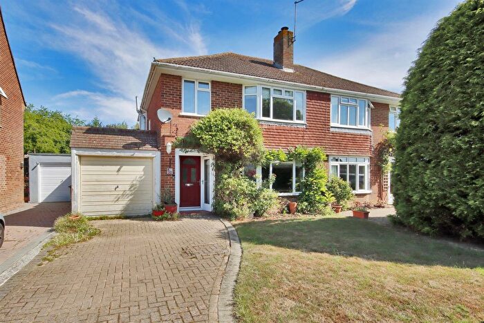 3 Bedroom Semi-Detached House For Sale In Meadway, Hildenborough, TN11