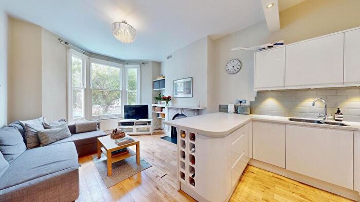 1 Bedroom Flat To Rent In Cologne Road, SW11