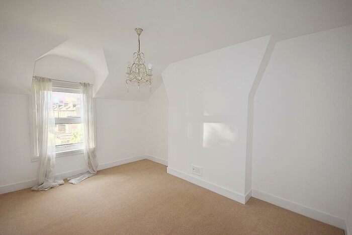 1 Bedroom Flat To Rent In Ferme Park Road, Crouch End, London, N8