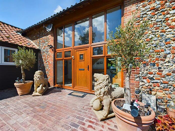 6 Bedroom Country House For Sale In Thetford Road, Fakenham Magna, IP24