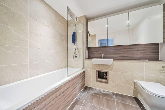 2 Bedroom Flat To Rent In Katie Court, Canning Town, London, E16