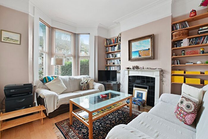 2 Bedroom Flat To Rent In A, Oak Lane, East Finchley, N2