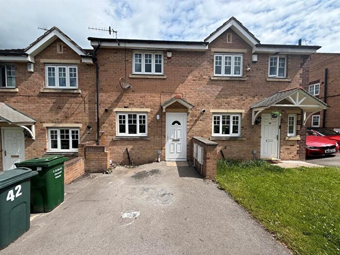 2 Bedroom Semi Detached House For Sale In Rowantree Drive, Thorpe Edge, BD10