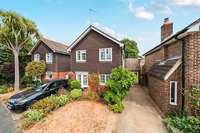 3 Bedroom Link Detached House For Sale In Snowdrop Way, Bisley, Woking, GU24