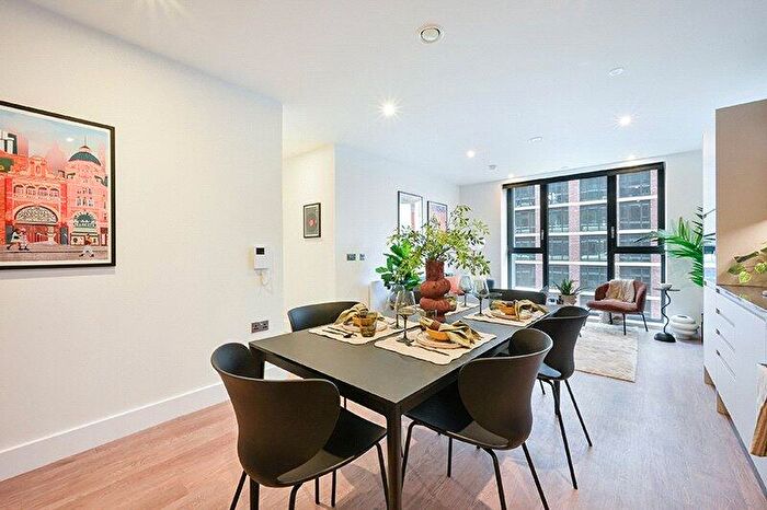 3 Bedroom Apartment To Rent In Uncle Leeds, Uncle Leeds, LS12