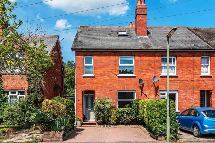 3 Bedroom End Of Terrace House For Sale In Lagham Road, South Godstone, RH9