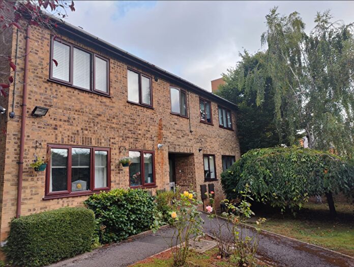 1 Bedroom Flat To Rent In Dovetrees, Carterton, Oxfordshire, OX18